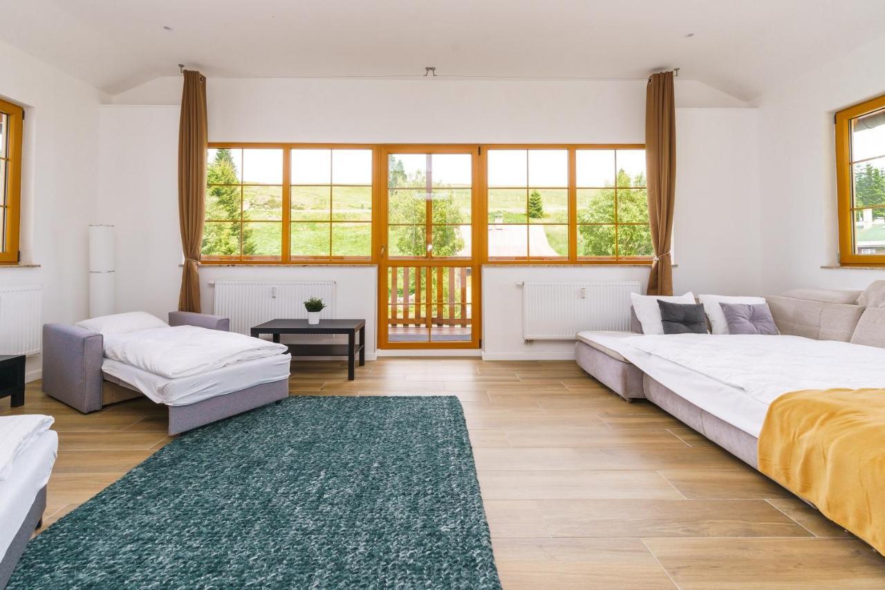 Apartman Ela Horní Blatná Exteriör bild