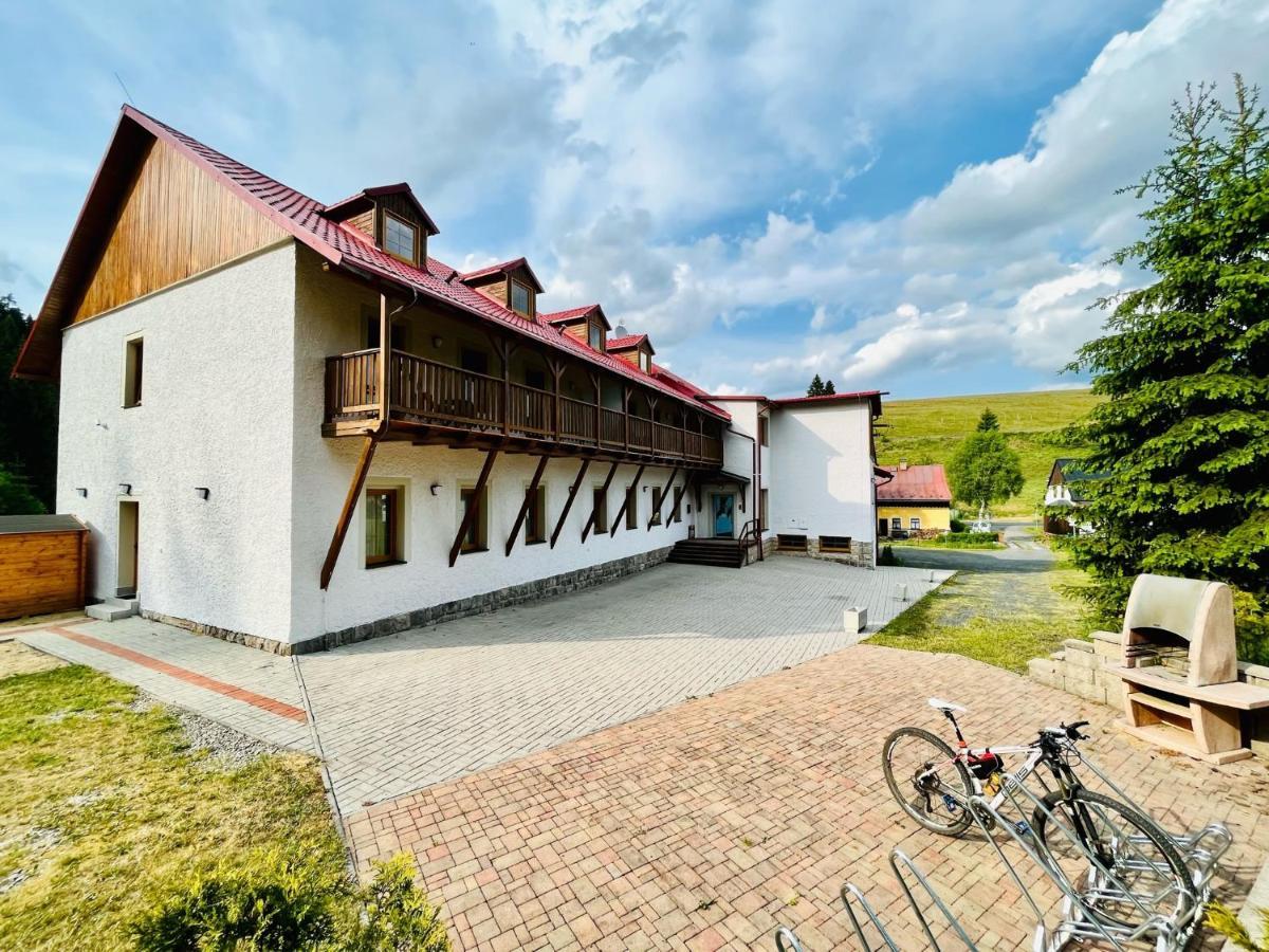Apartman Ela Horní Blatná Exteriör bild